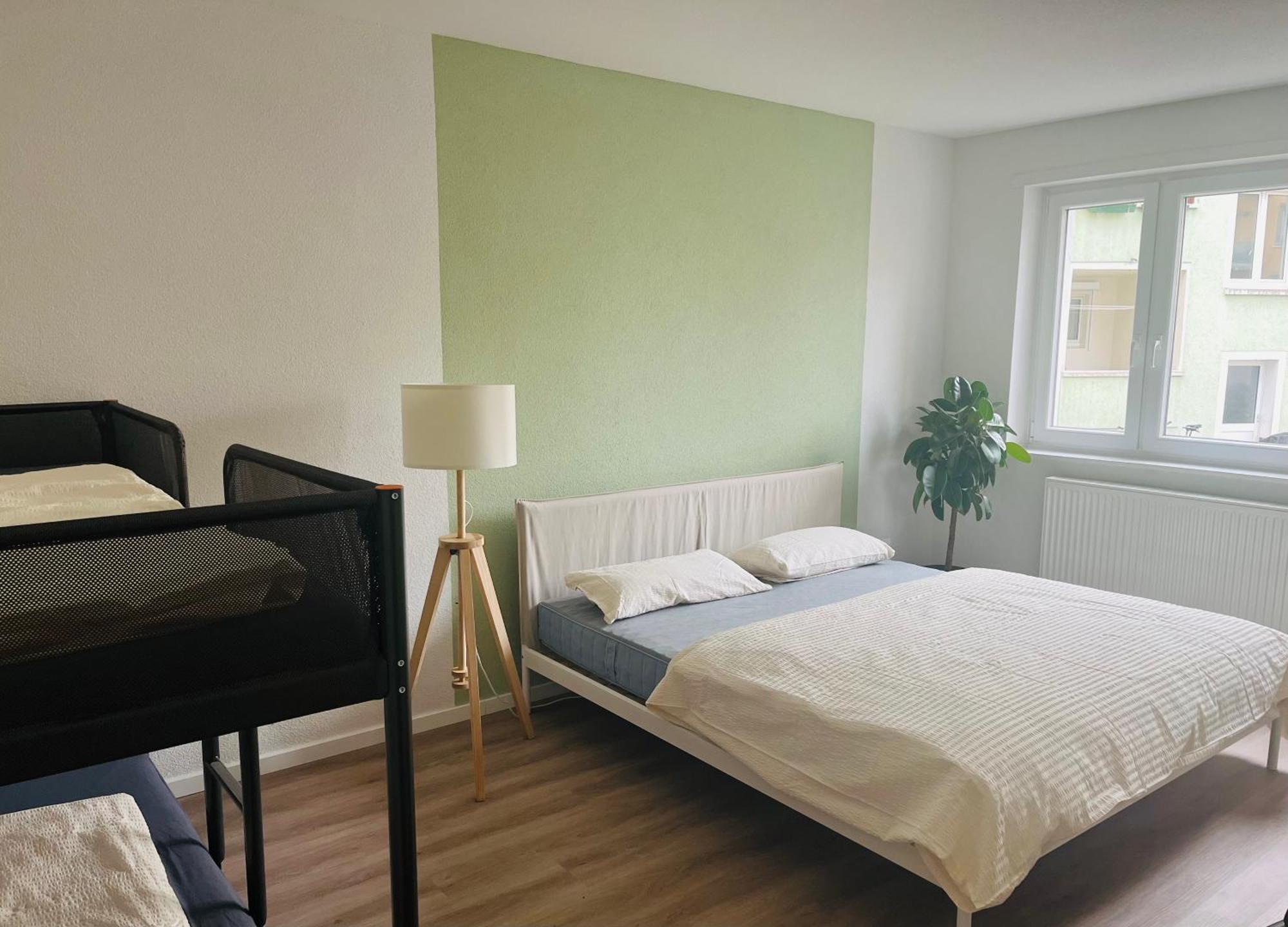 Black Forest City Apartment Mit Kostenlosem Parkplatz Friburgo em Brisgóvia Exterior foto