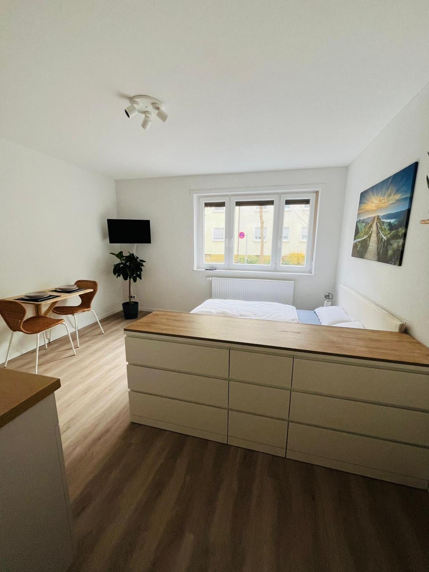 Black Forest City Apartment Mit Kostenlosem Parkplatz Friburgo em Brisgóvia Exterior foto